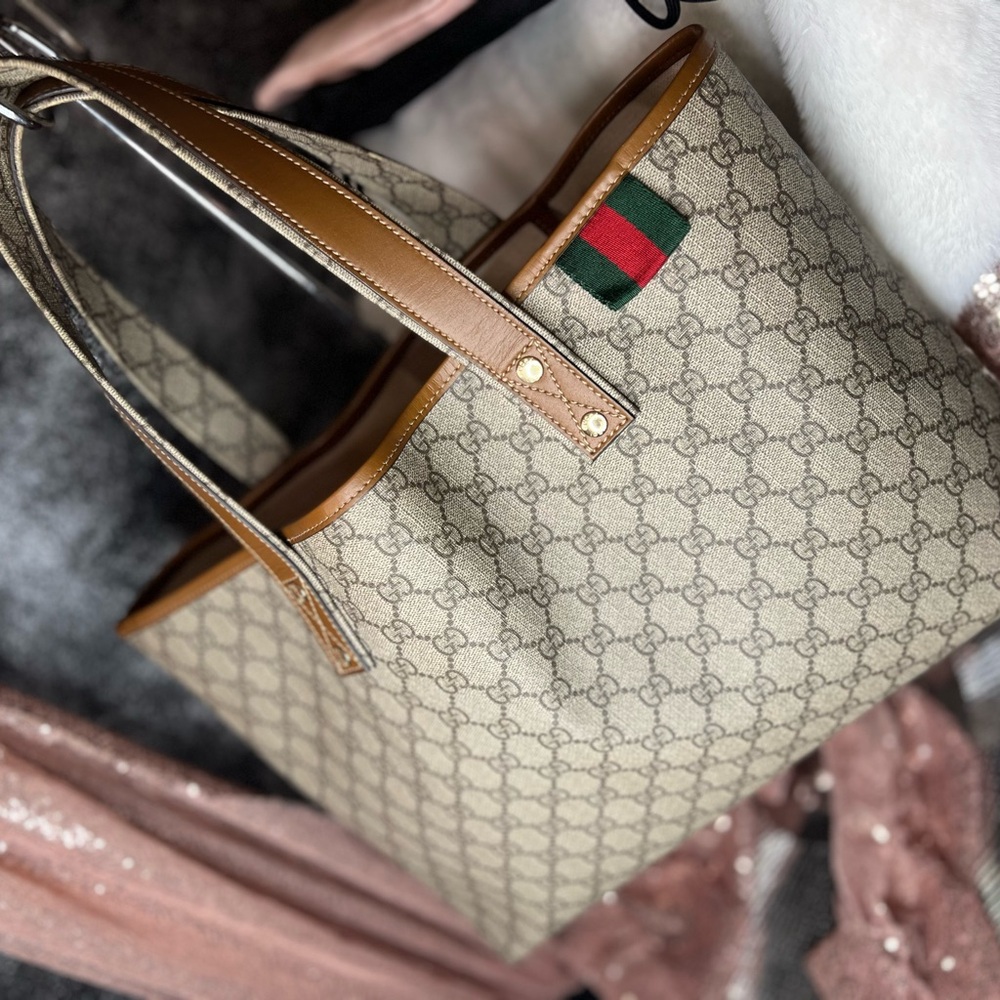 Gucci Sherry Line GG Supreme Canvas Tote – Vintage Web Stripe Bag